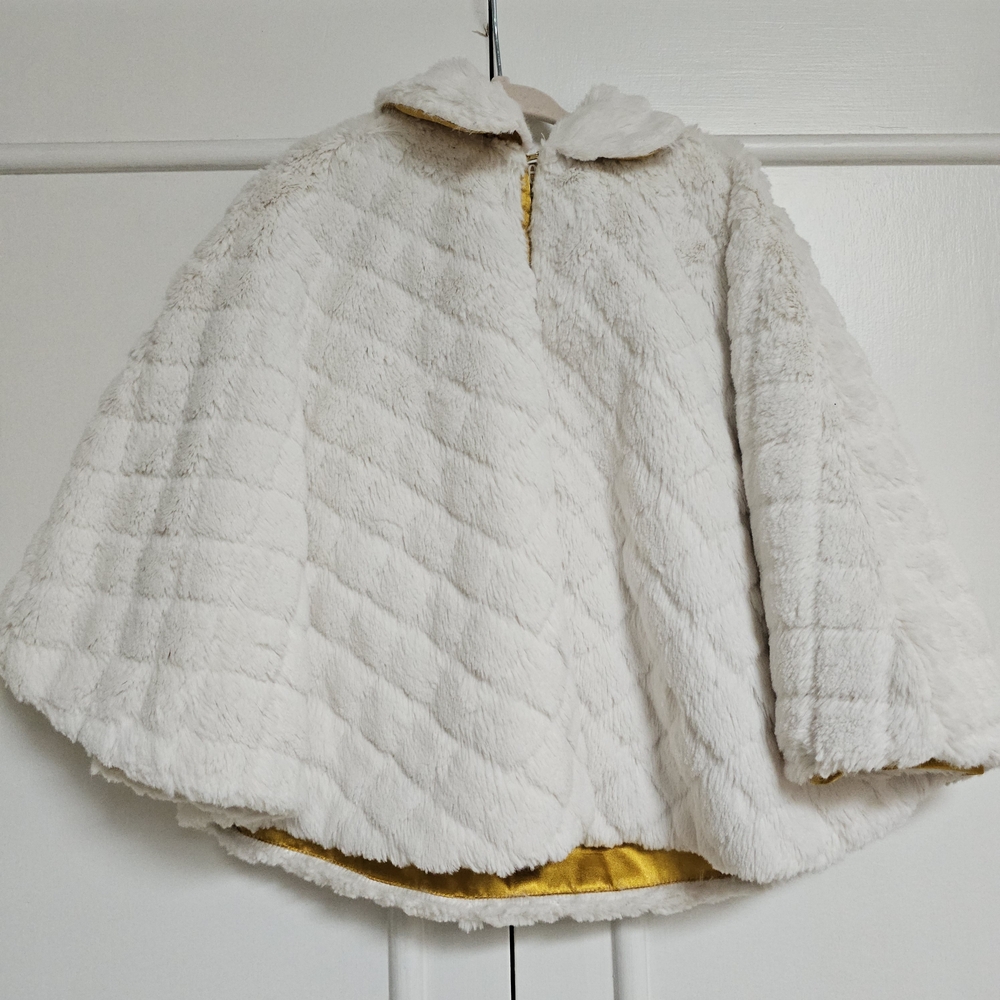 OshKosh B'gosh White Quilted Kids Cape
